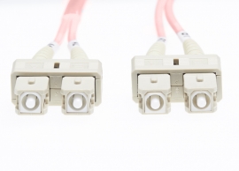 4cabling 2m Sc-sc Om4 Multimode Fibre Optic Cable: Salmon Pink - 2mm Fl.om4scsc2mp
