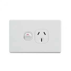 4C | Elegant Single Power Point 250V 10A - Horizontal 040.0.0094