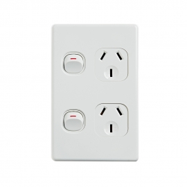 4C | Elegant Double Power Point 250V 10A - Vertical 040.0.0099