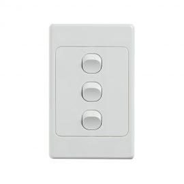 4C | Ultima 3 Gang Switch 250V 16AX - Vertical 040.000.0063