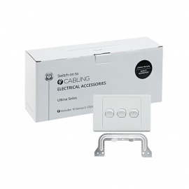 4C | Ultima 3 Gang Switch 250V 16AX - Horizontal - 10 Pack with 10 FREE C-Clips 040.000.0069.10PACK