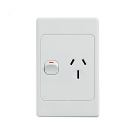 4C | Ultima Single Power Point 250V 15A - Vertical